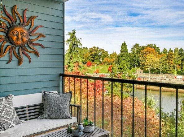3200 W Commodore Way 207, Seattle WA 98199