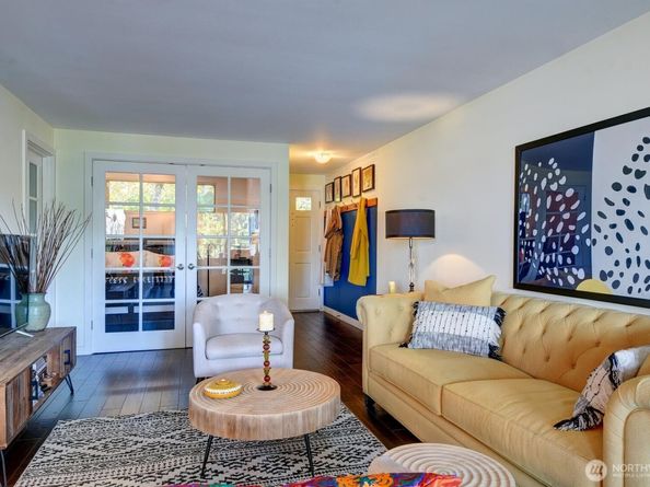 3200 W Commodore Way 207, Seattle WA 98199
