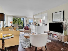 3200 W Commodore Way 207, Seattle WA 98199