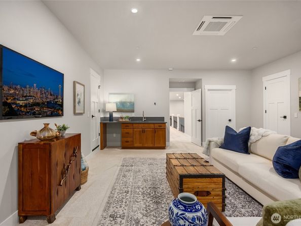 7535 NE West Port Madison Road, Bainbridge Island WA 98110