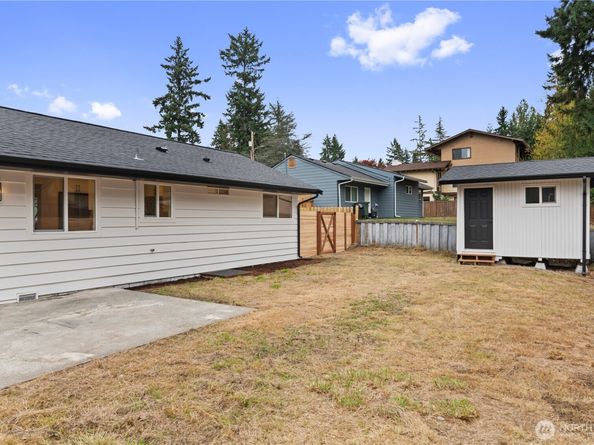 7702 202nd Place SW, Edmonds WA 98026