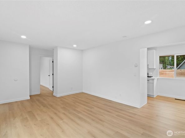 7702 202nd Place SW, Edmonds WA 98026