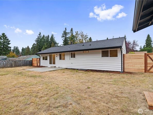 7702 202nd Place SW, Edmonds WA 98026