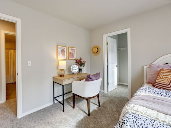 292 NE Shadowhawk Lane, Bremerton WA 98311