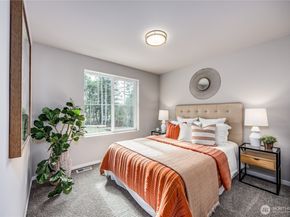 292 NE Shadowhawk Lane, Bremerton WA 98311