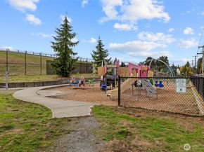 750 N 143rd Street 314, Seattle WA 98133