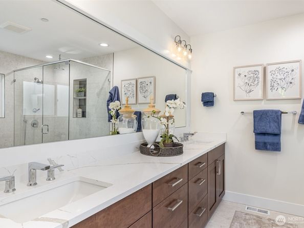 14820 NE 70th Court, Redmond WA 98052