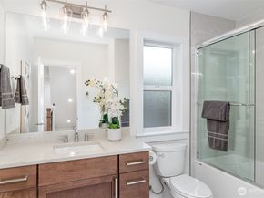 14820 NE 70th Court, Redmond WA 98052