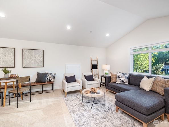 14820 NE 70th Court, Redmond WA 98052