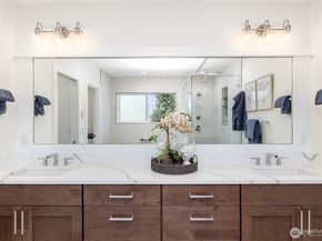 14820 NE 70th Court, Redmond WA 98052