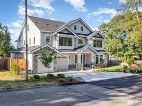 14820 NE 70th Court, Redmond WA 98052