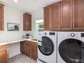 14820 NE 70th Court, Redmond WA 98052