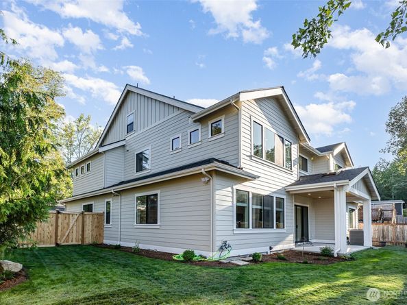 14820 NE 70th Court, Redmond WA 98052