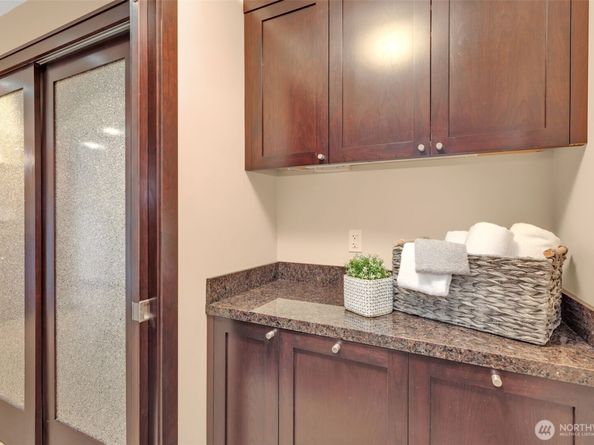 1231 5th Avenue N 101, Seattle WA 98109