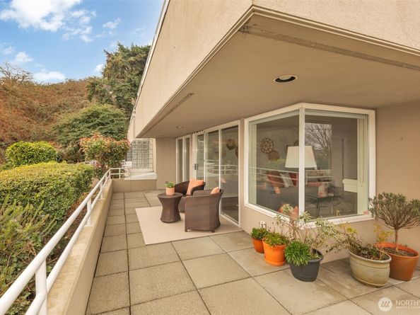 1231 5th Avenue N 101, Seattle WA 98109