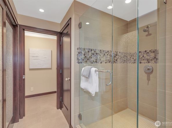 1231 5th Avenue N 101, Seattle WA 98109