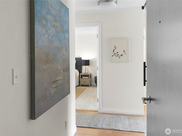 2501 Canterbury Lane E 221, Seattle WA 98112