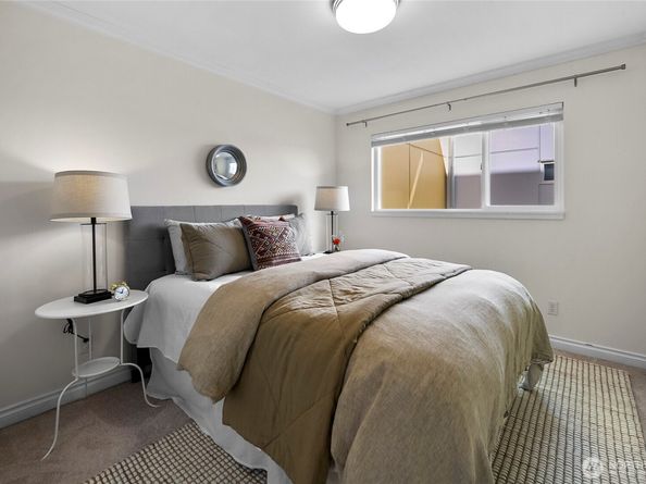 2501 Canterbury Lane E 221, Seattle WA 98112