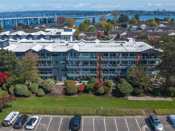 2501 Canterbury Lane E 221, Seattle WA 98112