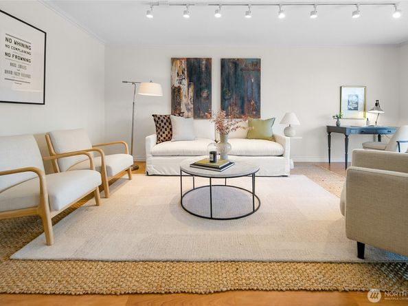2501 Canterbury Lane E 221, Seattle WA 98112