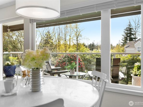 2501 Canterbury Lane E 221, Seattle WA 98112