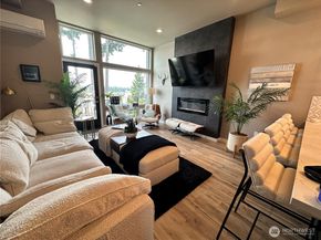 1149 Wheaton Way, Bremerton WA 98310