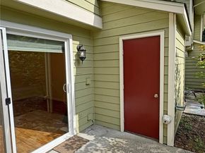 3935 NW Fairway Lane 2E, Bremerton WA 98312