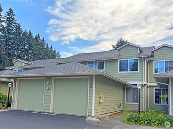3935 NW Fairway Lane