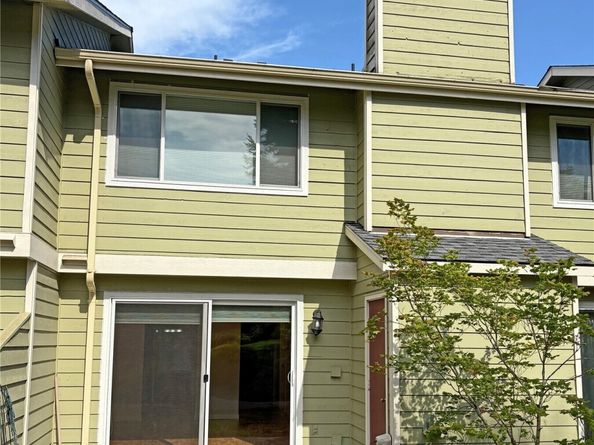 3935 NW Fairway Lane 2E, Bremerton WA 98312