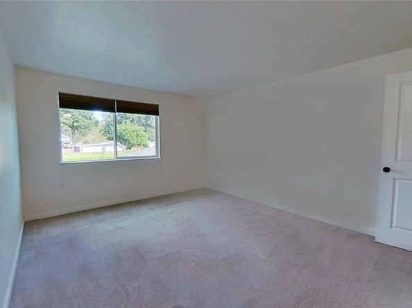 3935 NW Fairway Lane 2E, Bremerton WA 98312