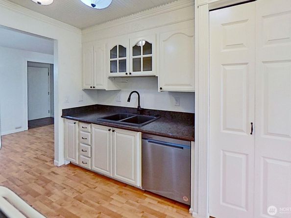 3935 NW Fairway Lane 2E, Bremerton WA 98312