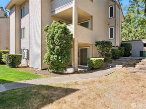 4404 146th Place NE N16, Bellevue WA 98007