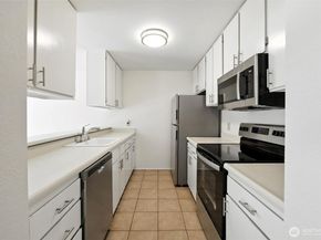 4404 146th Place NE N16, Bellevue WA 98007