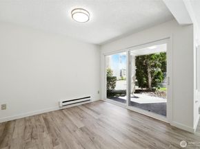 4404 146th Place NE N16, Bellevue WA 98007
