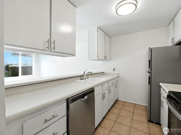 4404 146th Place NE N16, Bellevue WA 98007