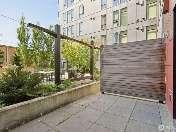 1085 103rd Avenue NE 114, Bellevue WA 98004