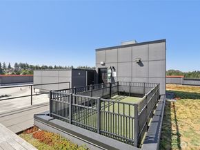 1085 103rd Avenue NE 114, Bellevue WA 98004