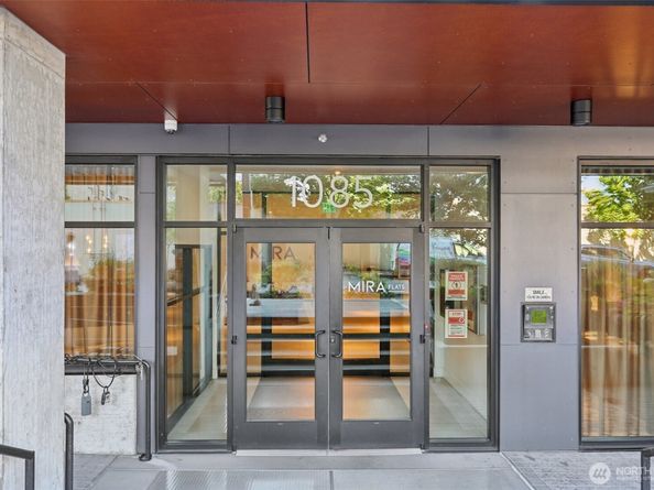 1085 103rd Avenue NE 114, Bellevue WA 98004