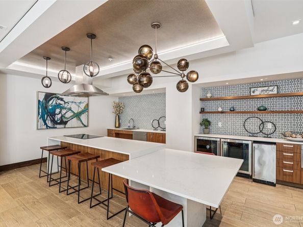 1085 103rd Avenue NE 114, Bellevue WA 98004