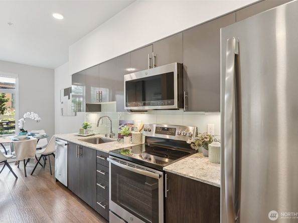 1085 103rd Avenue NE 114, Bellevue WA 98004