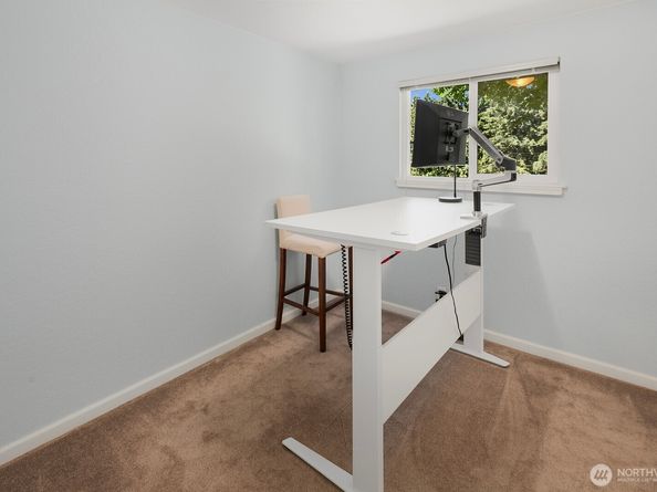 19514 35th Avenue NE, Lake Forest Park WA 98155