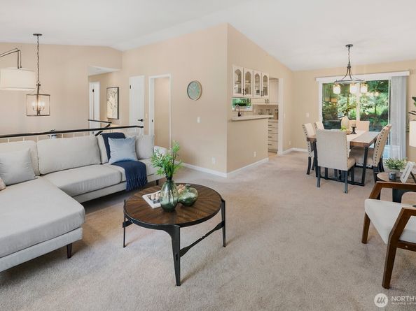 19514 35th Avenue NE, Lake Forest Park WA 98155