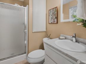 19514 35th Avenue NE, Lake Forest Park WA 98155