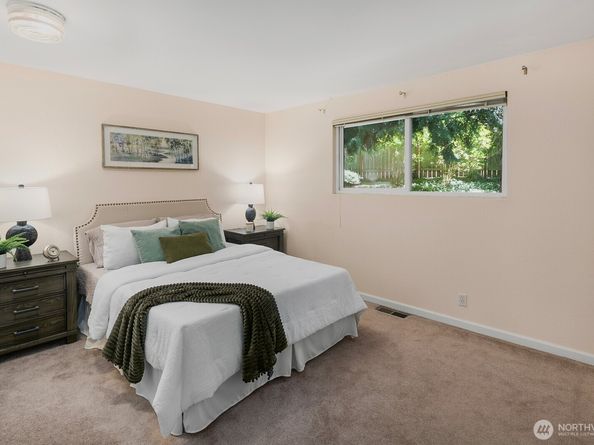 19514 35th Avenue NE, Lake Forest Park WA 98155
