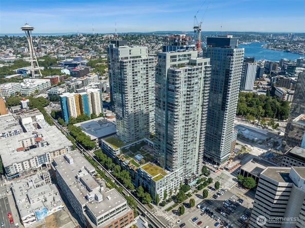 588 Bell Street 606S, Seattle WA 98121