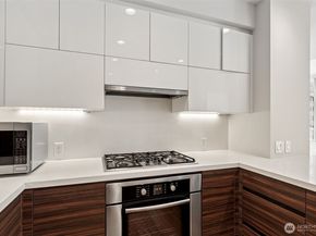 588 Bell Street 606S, Seattle WA 98121