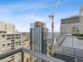 588 Bell Street 606S, Seattle WA 98121