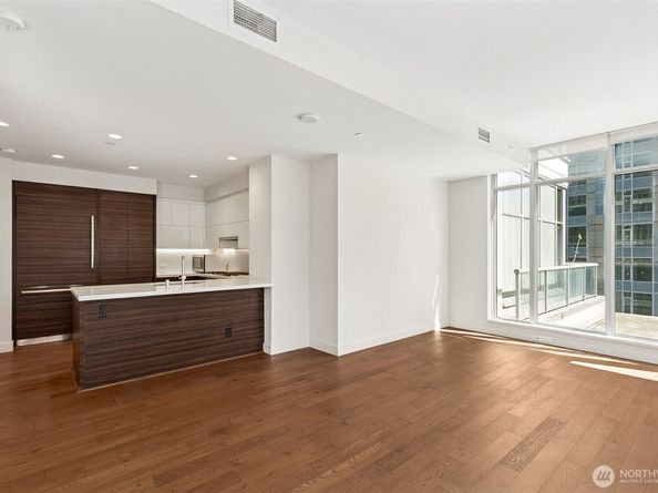 588 Bell Street 606S, Seattle WA 98121