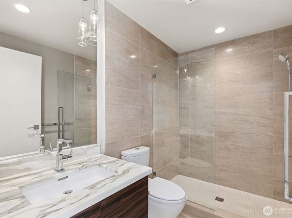 588 Bell Street 606S, Seattle WA 98121
