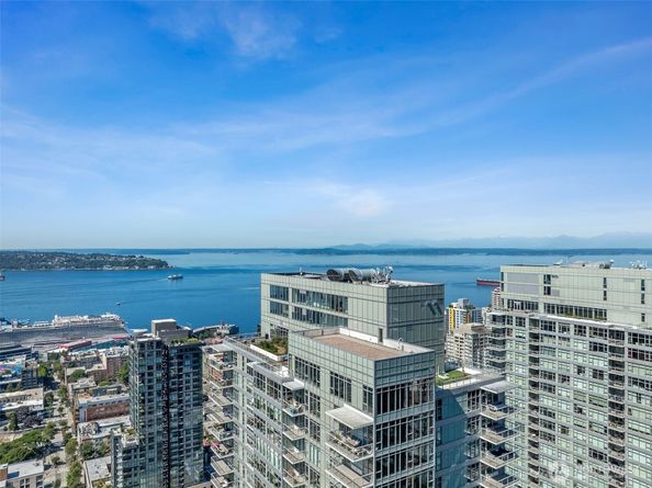 588 Bell Street 606S, Seattle WA 98121